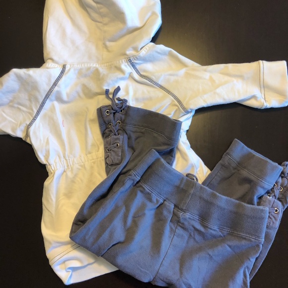 Girls matching top and bottoms, size 4. BUNDLE & SAVE! - Picture 3 of 5